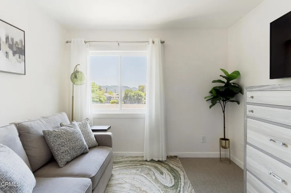 1340 E Hillcrest Drive #6 Thousand Oaks, CA 91362