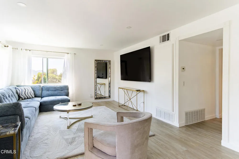 1340 E Hillcrest Drive #6 Thousand Oaks, CA 91362