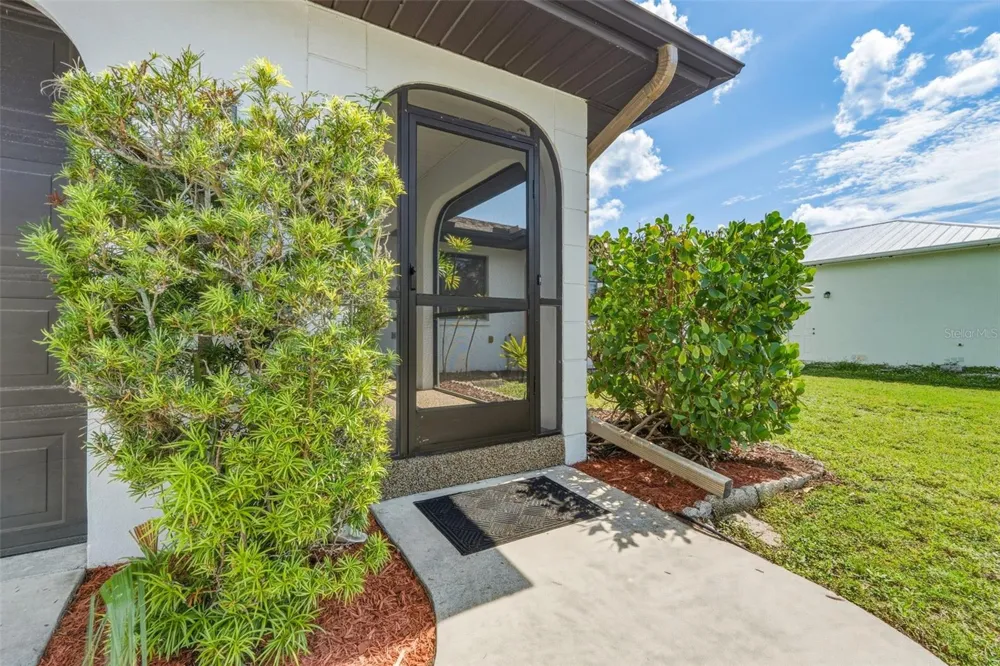 18422 ARAPAHOE CIRCLE Port Charlotte, FL 33948