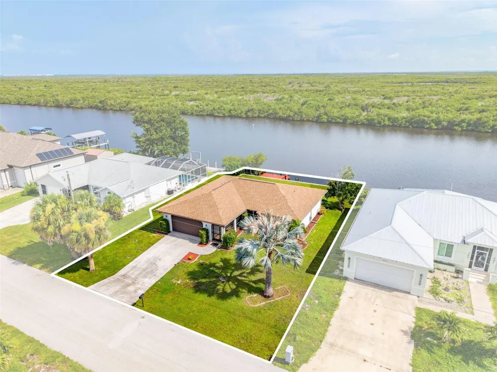 18422 ARAPAHOE CIRCLE Port Charlotte, FL 33948