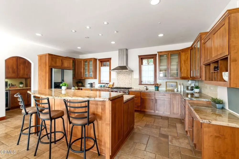 49 Alto Drive Oak View, CA 93022