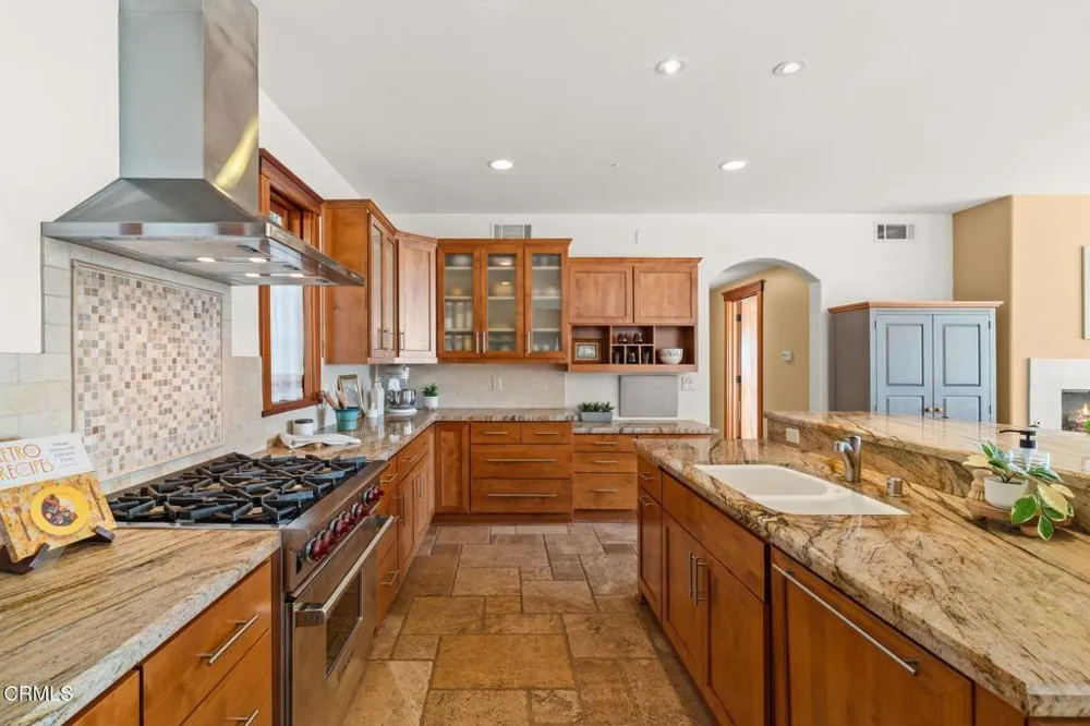 49 Alto Drive Oak View, CA 93022