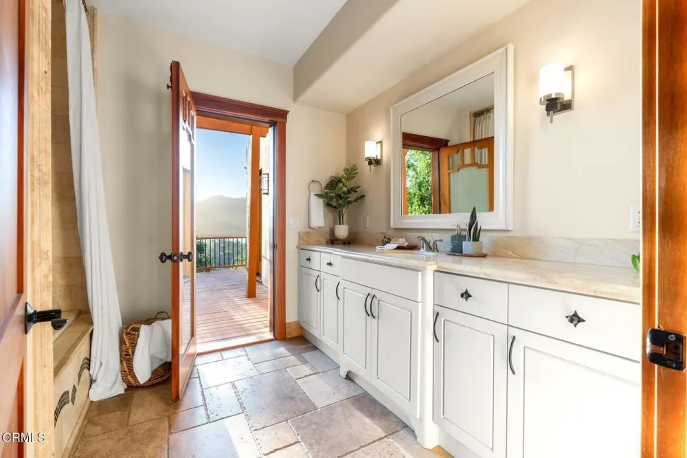 49 Alto Drive Oak View, CA 93022