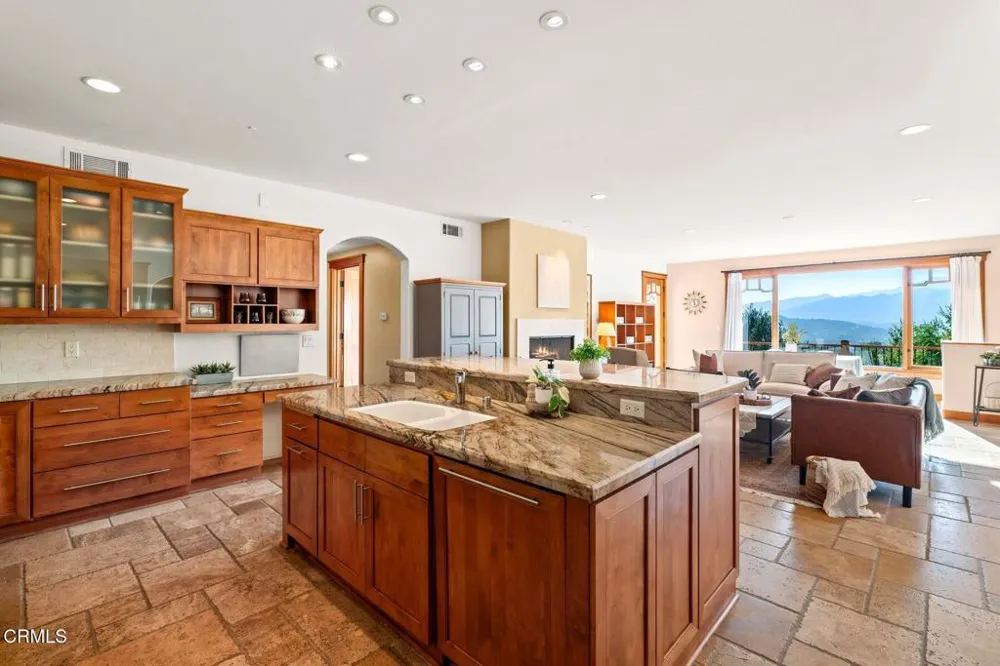 49 Alto Drive Oak View, CA 93022