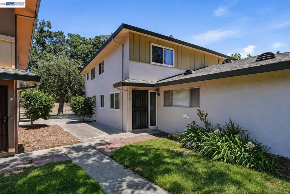 2125 Arroyo Ct #2 Pleasanton, CA 94588