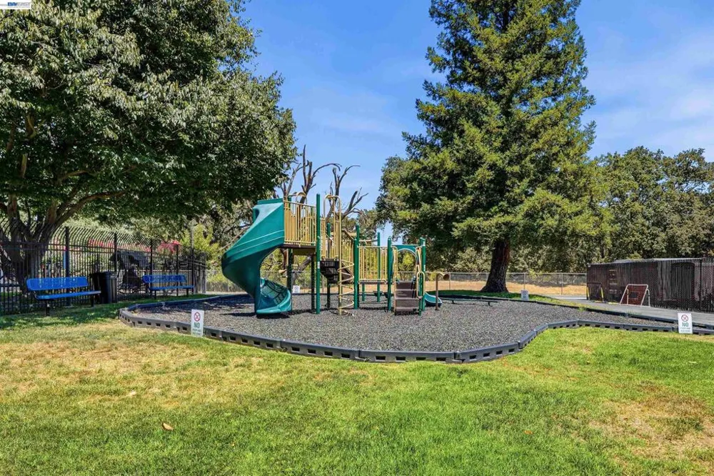 2125 Arroyo Ct #2 Pleasanton, CA 94588