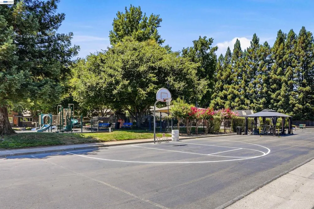 2125 Arroyo Ct #2 Pleasanton, CA 94588