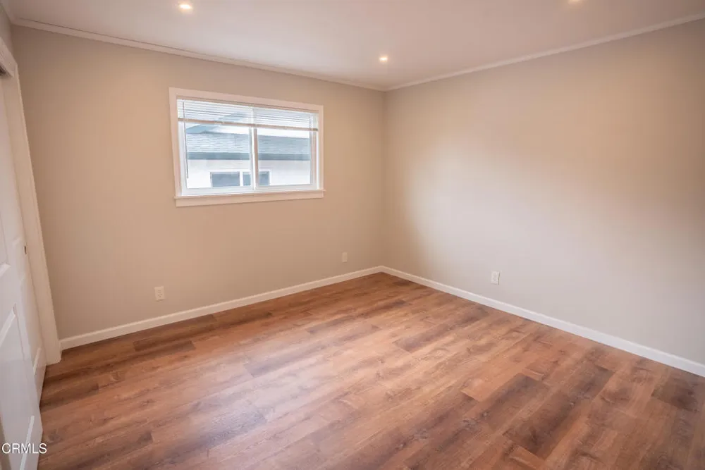382 Alpine Avenue Ventura, CA 93004
