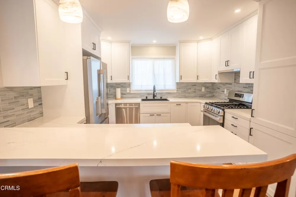 382 Alpine Avenue Ventura, CA 93004
