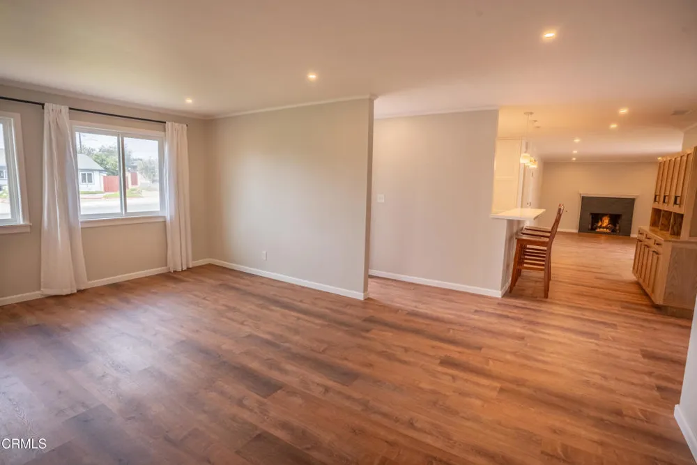 382 Alpine Avenue Ventura, CA 93004