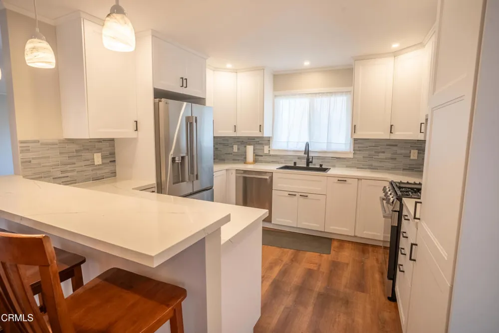 382 Alpine Avenue Ventura, CA 93004
