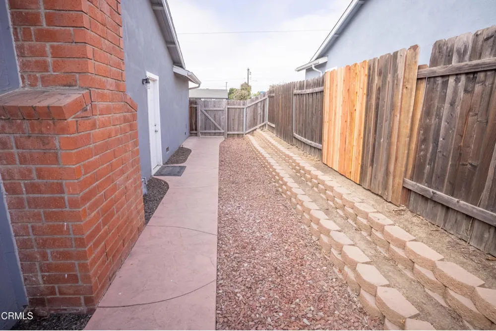 382 Alpine Avenue Ventura, CA 93004