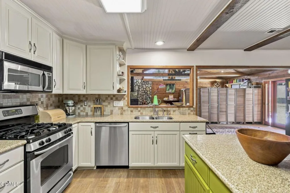 1121 Sunnyglenn Avenue Ojai, CA 93023