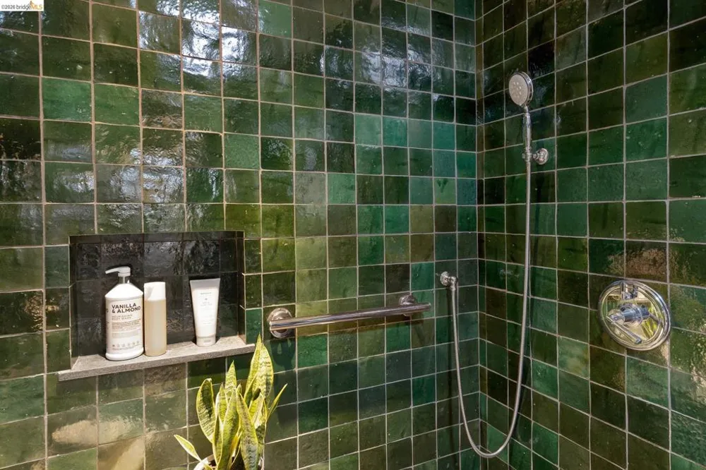 73 Oakmont Ave Piedmont, CA 94610