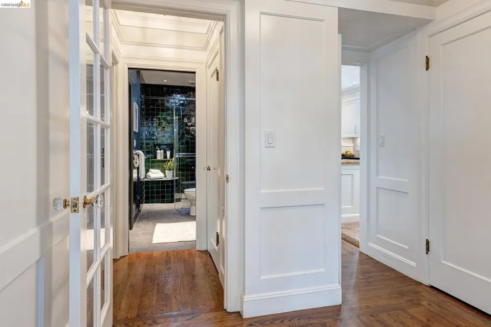 73 Oakmont Ave Piedmont, CA 94610