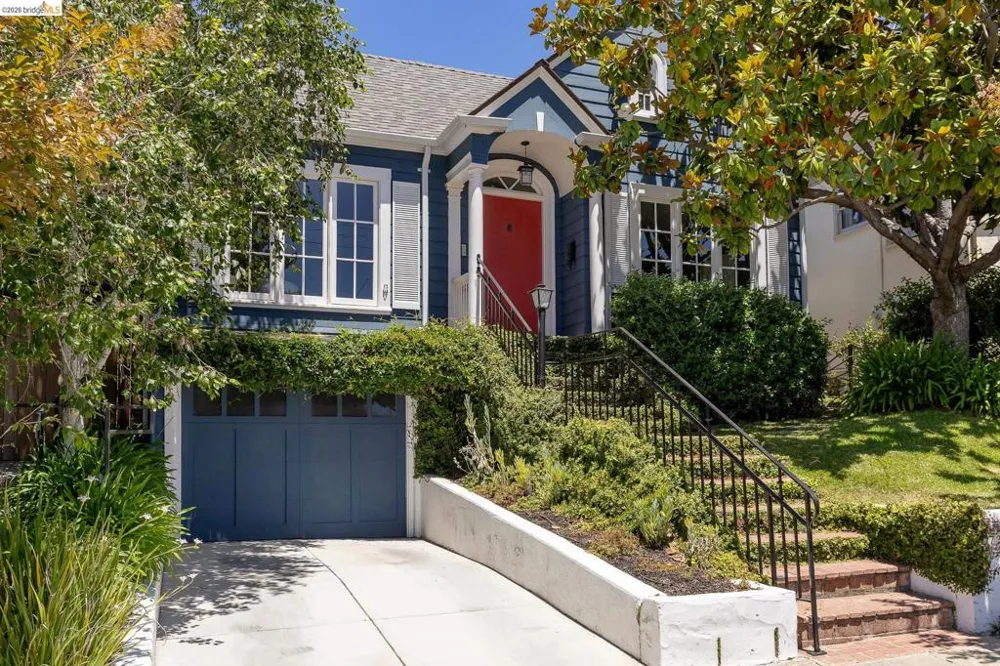 73 Oakmont Ave Piedmont, CA 94610