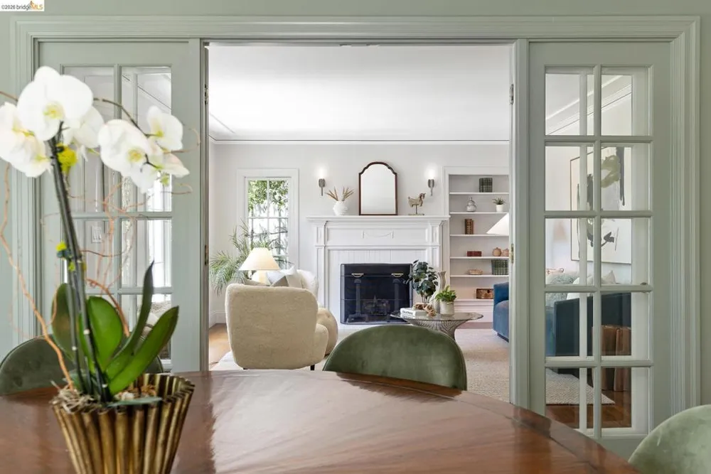 73 Oakmont Ave Piedmont, CA 94610