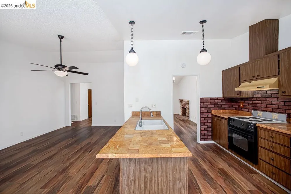 605 Tule Goose Dr Suisun City, CA 94585