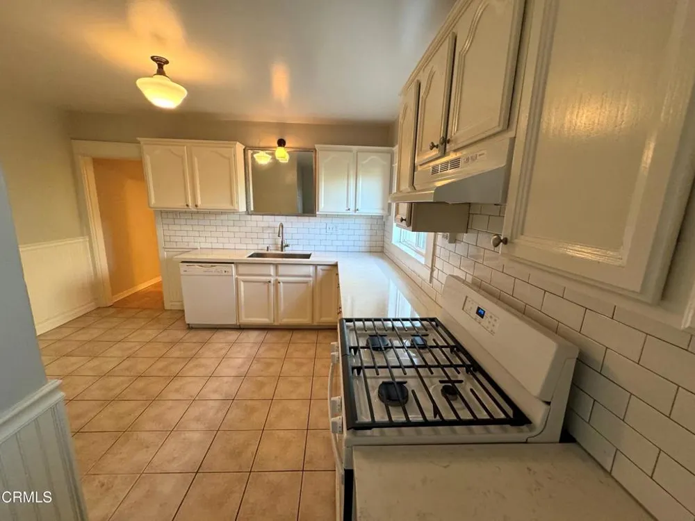 916 Poli Street Ventura, CA 93001