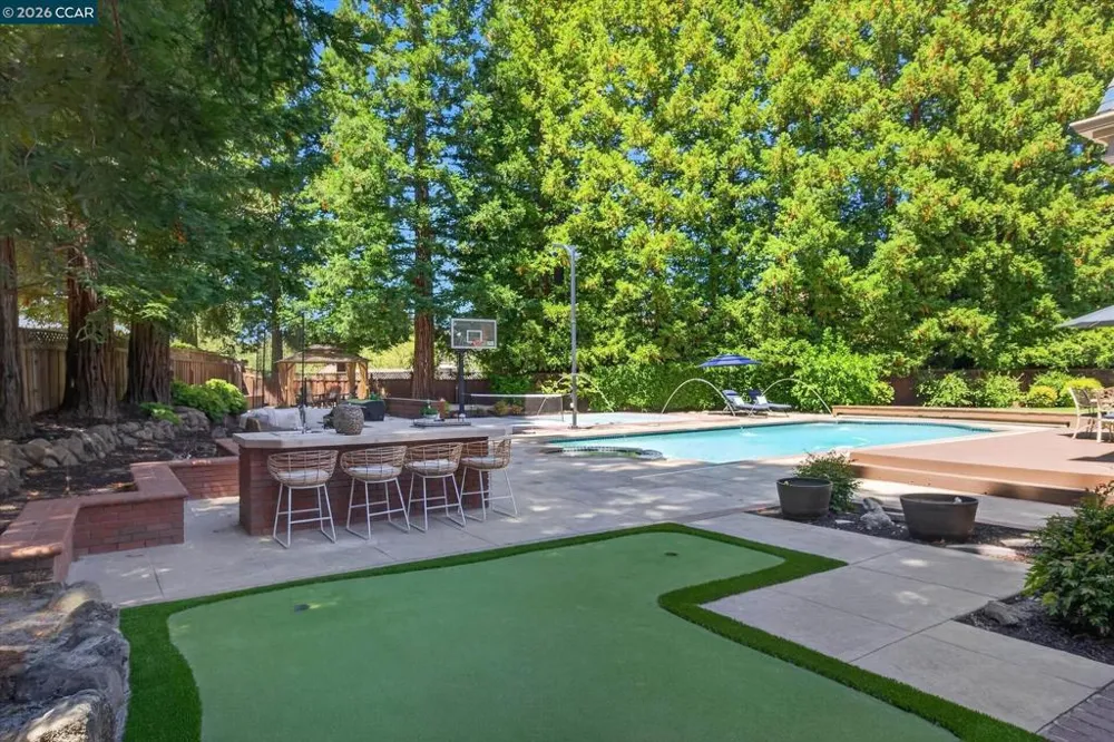 114 Pepperwood Ct Danville, CA 94506