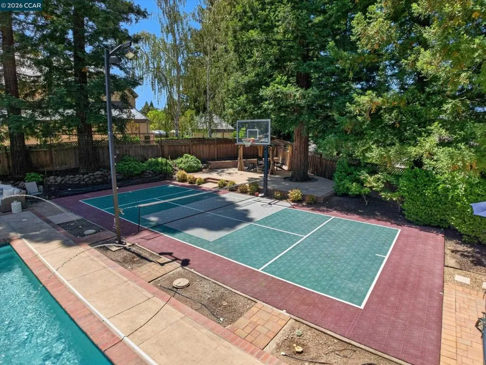 114 Pepperwood Ct Danville, CA 94506