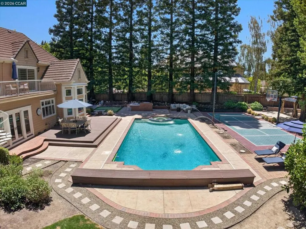 114 Pepperwood Ct Danville, CA 94506