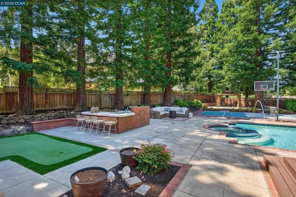 114 Pepperwood Ct Danville, CA 94506