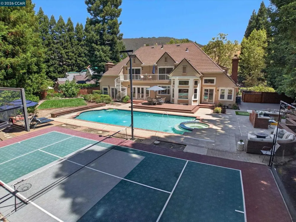 114 Pepperwood Ct Danville, CA 94506