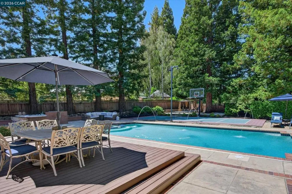 114 Pepperwood Ct Danville, CA 94506
