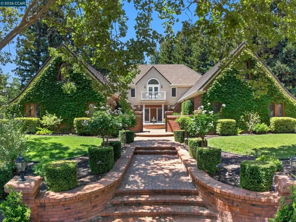 114 Pepperwood Ct Danville, CA 94506