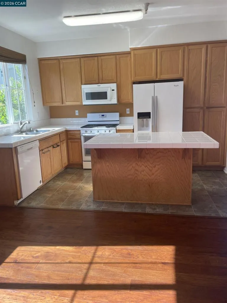 487 Metro Walk Way Richmond, CA 94801