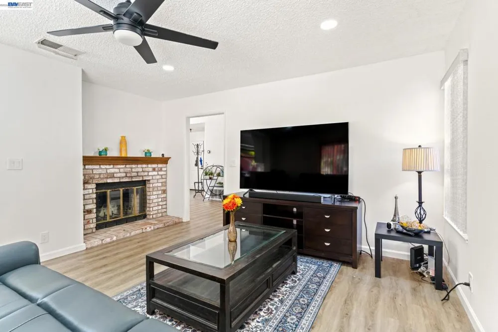 3724 Greenhills Ave Castro Valley, CA 94546
