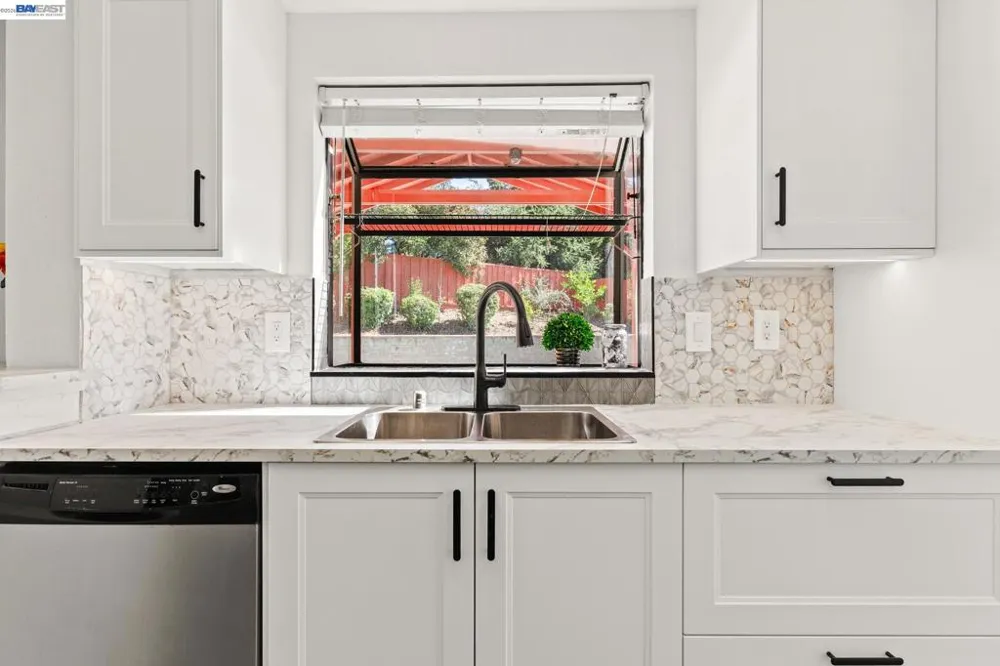 3724 Greenhills Ave Castro Valley, CA 94546