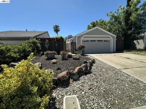 3225 Islewood Court