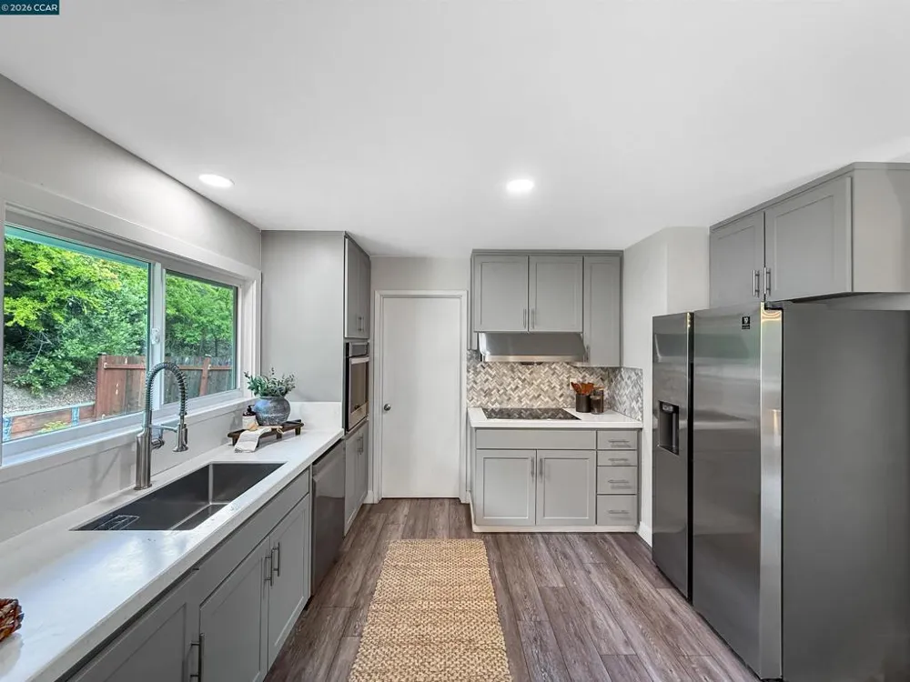 8 Cherry Hills Ct Lafayette, CA 94549