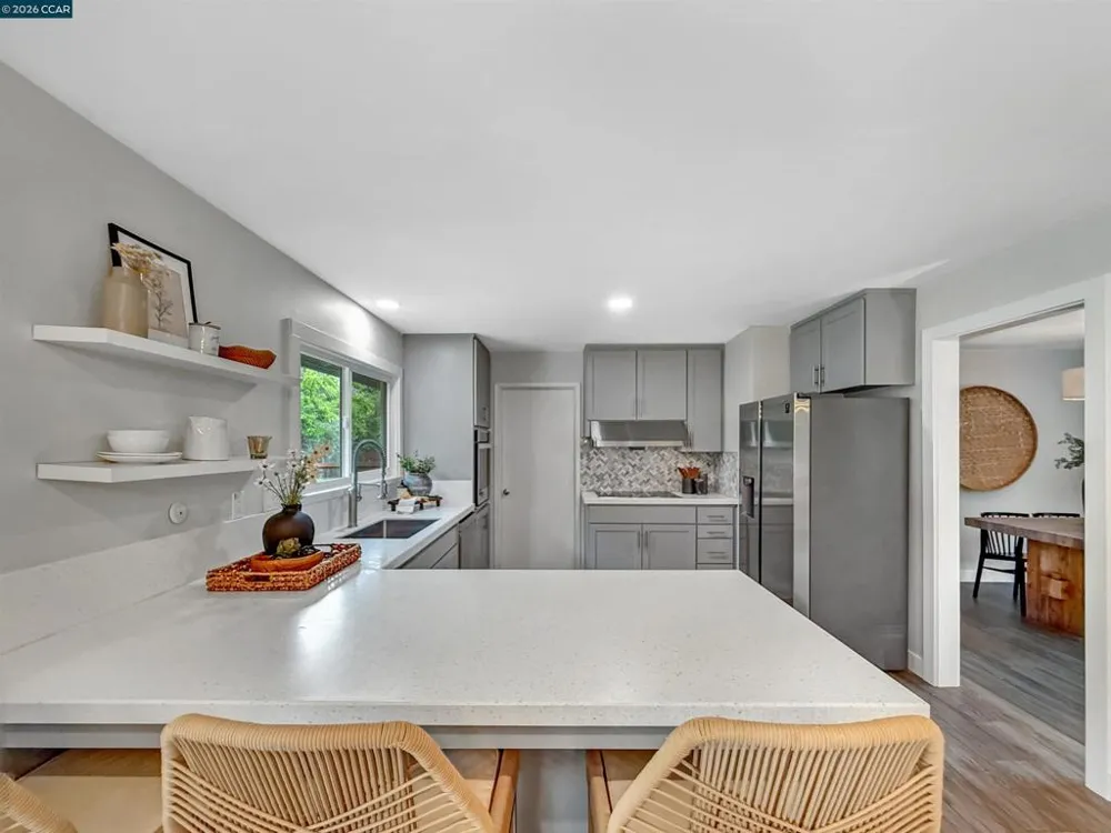 8 Cherry Hills Ct Lafayette, CA 94549