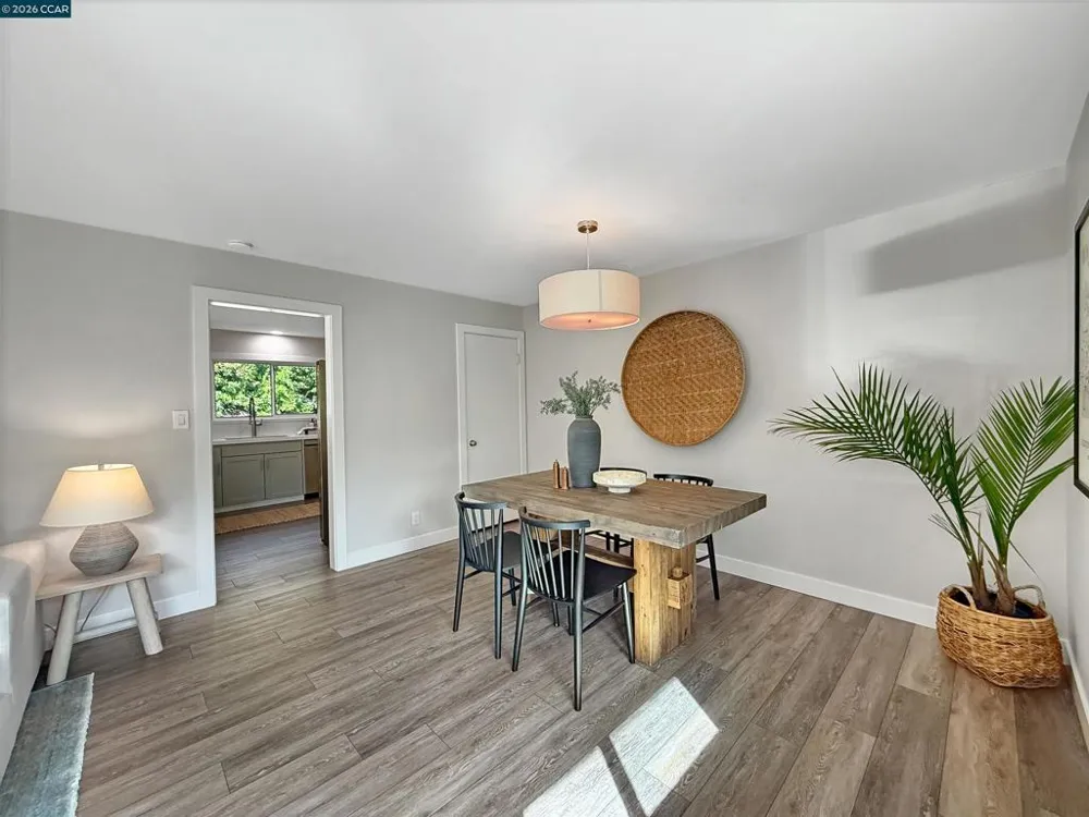 8 Cherry Hills Ct Lafayette, CA 94549