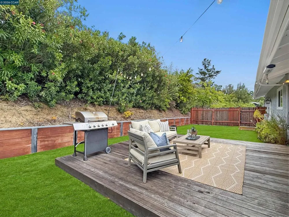 8 Cherry Hills Ct Lafayette, CA 94549