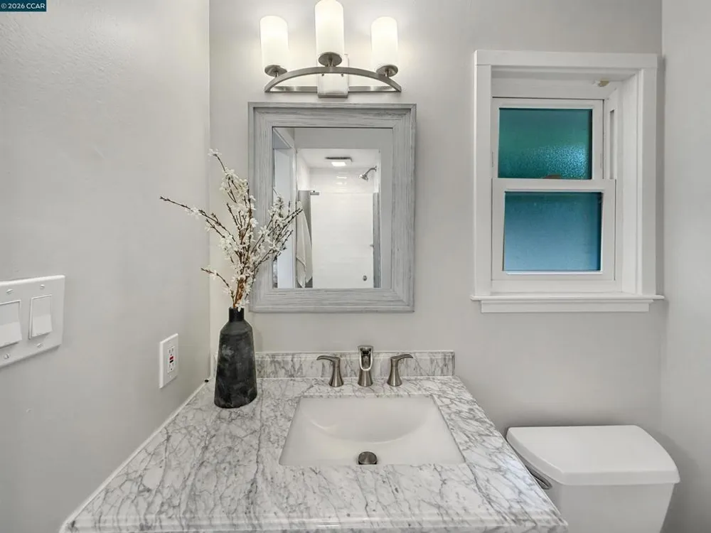 8 Cherry Hills Ct Lafayette, CA 94549