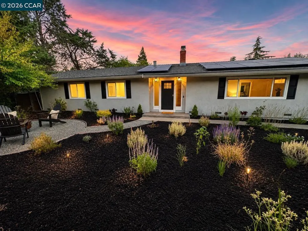 8 Cherry Hills Ct Lafayette, CA 94549