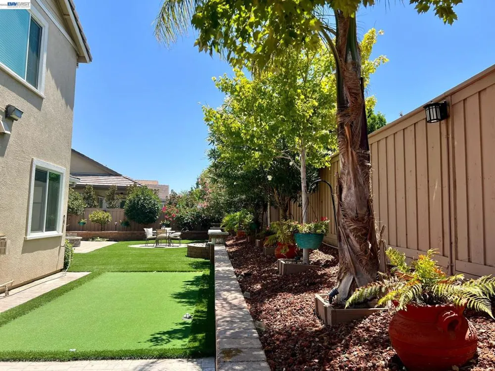 1429 S Wilshire Ave Mountain House, CA 95391