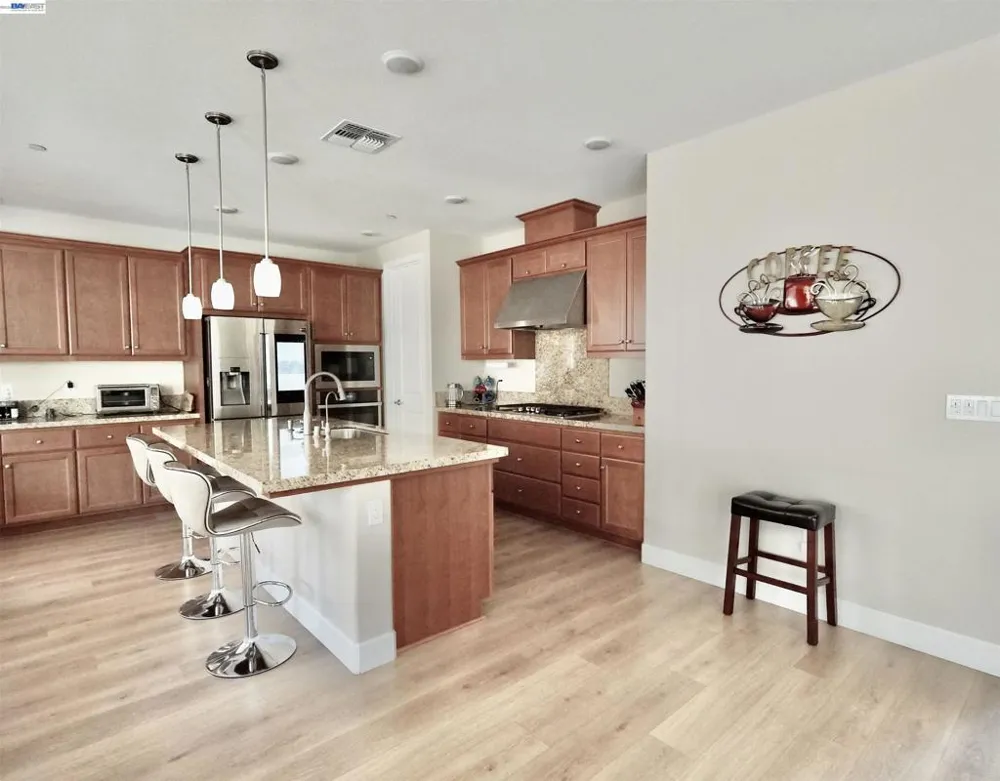 1429 S Wilshire Ave Mountain House, CA 95391