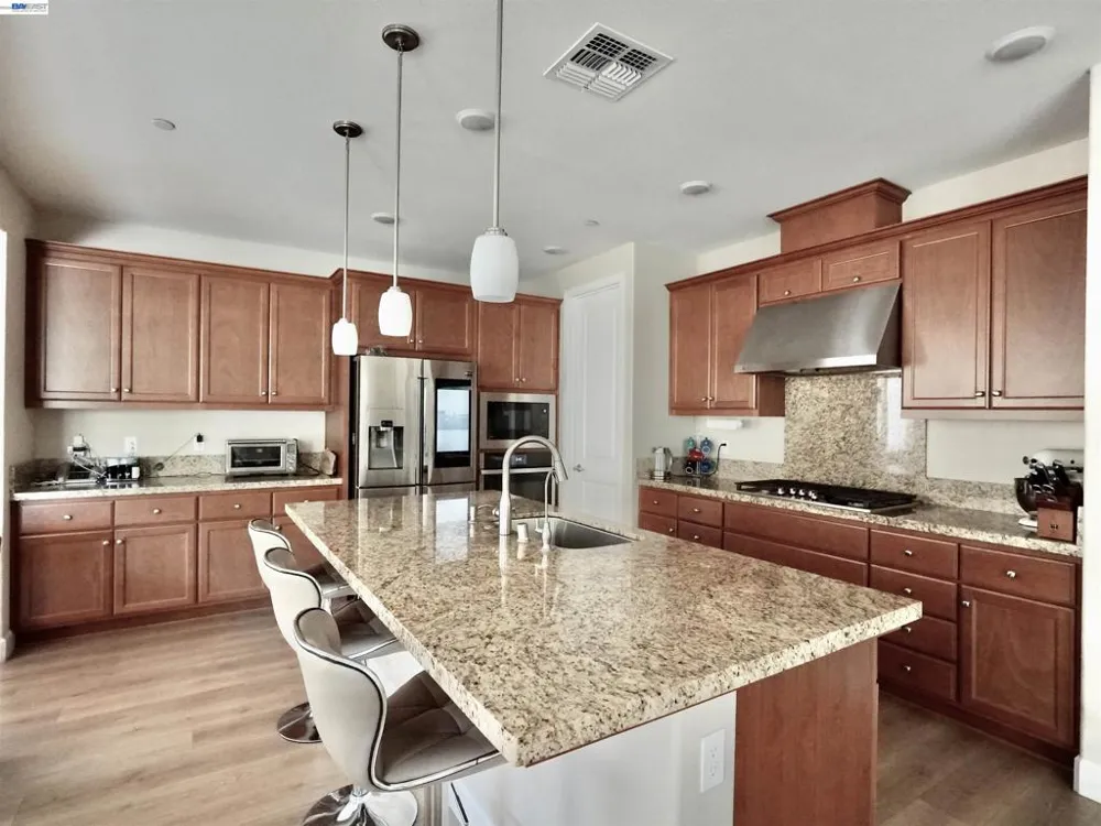 1429 S Wilshire Ave Mountain House, CA 95391