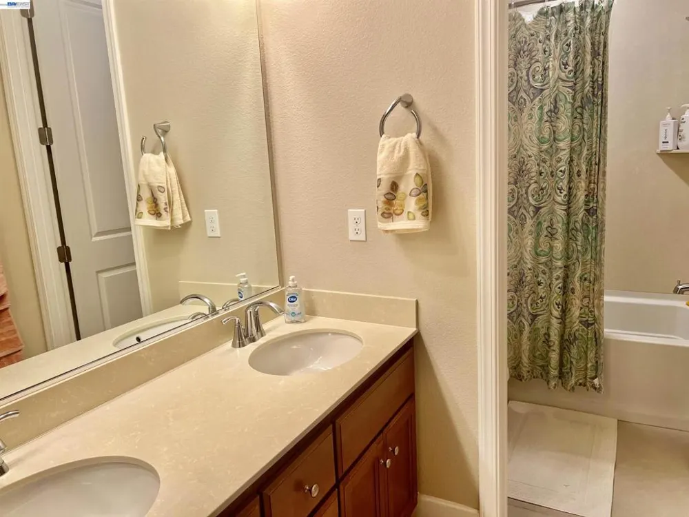 1429 S Wilshire Ave Mountain House, CA 95391
