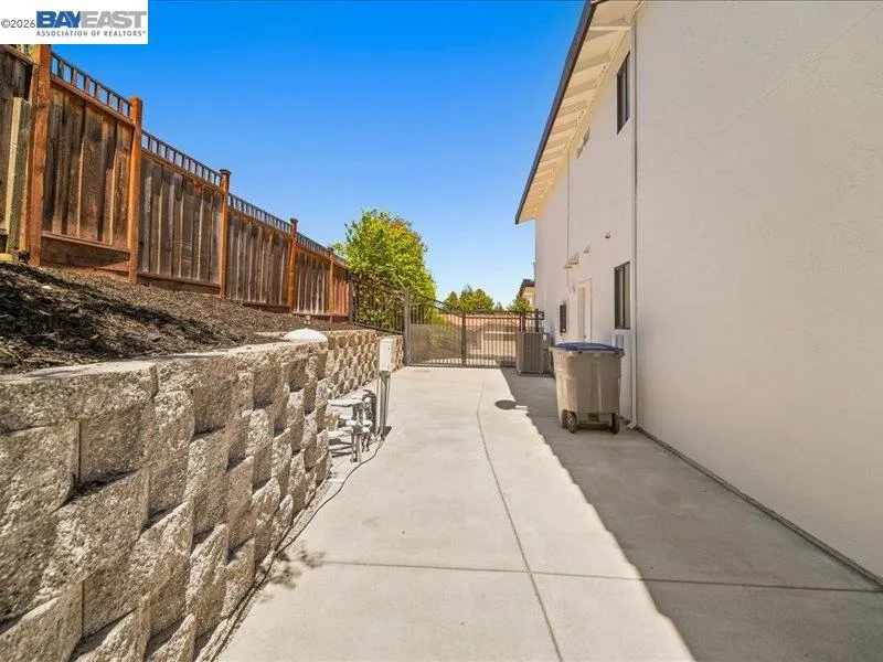 7966 Iglesia Dr Dublin, CA 94568