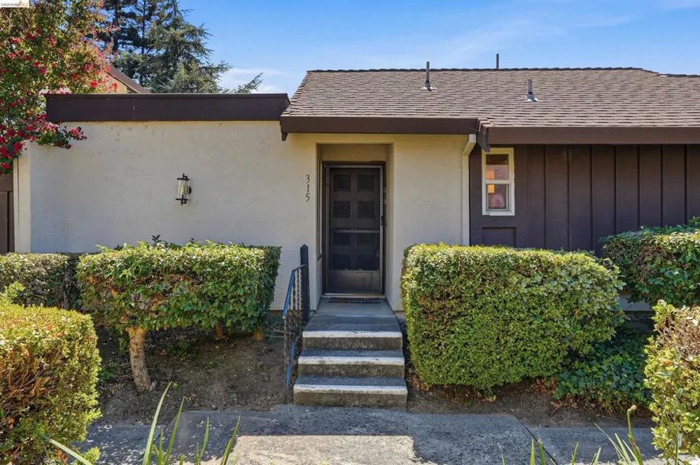 315 Creekview Ct Vacaville, CA 95688