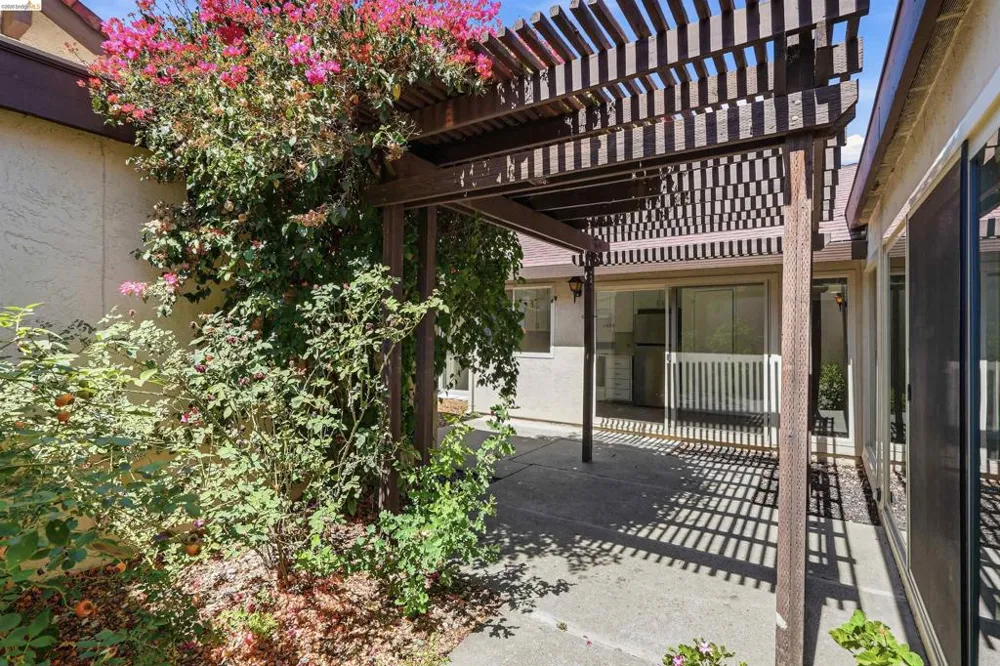 315 Creekview Ct Vacaville, CA 95688