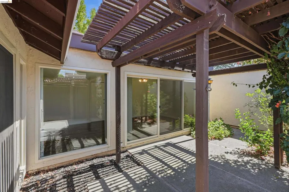 315 Creekview Ct Vacaville, CA 95688
