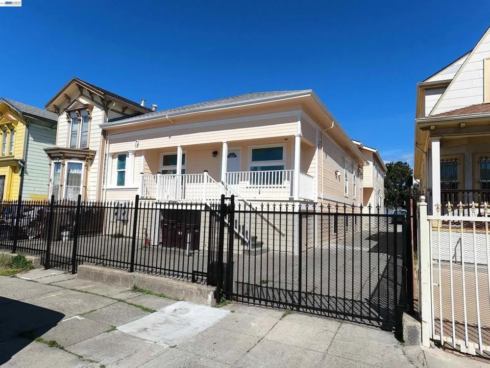 722 Foothill Blvd Oakland, CA 94606