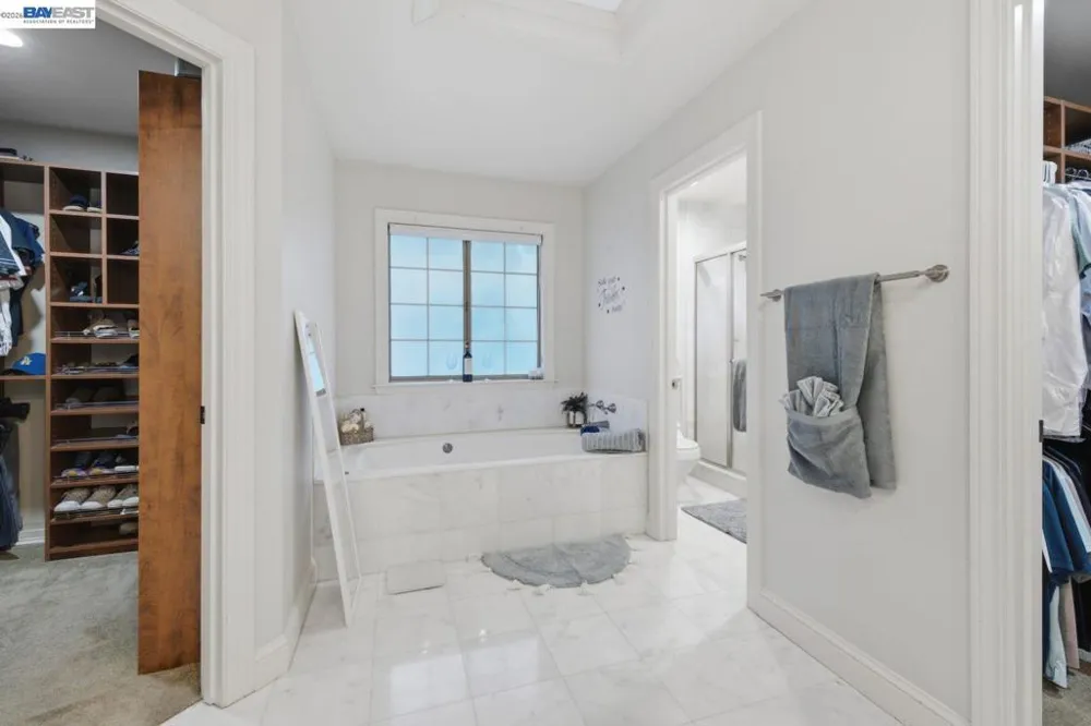934 Wilmington Way Redwood City, CA 94062